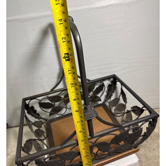 Wrought Iron Leaf Design Basket With Wooden Base 12 3/4 X 9" Heavy - Picture 12 of 13